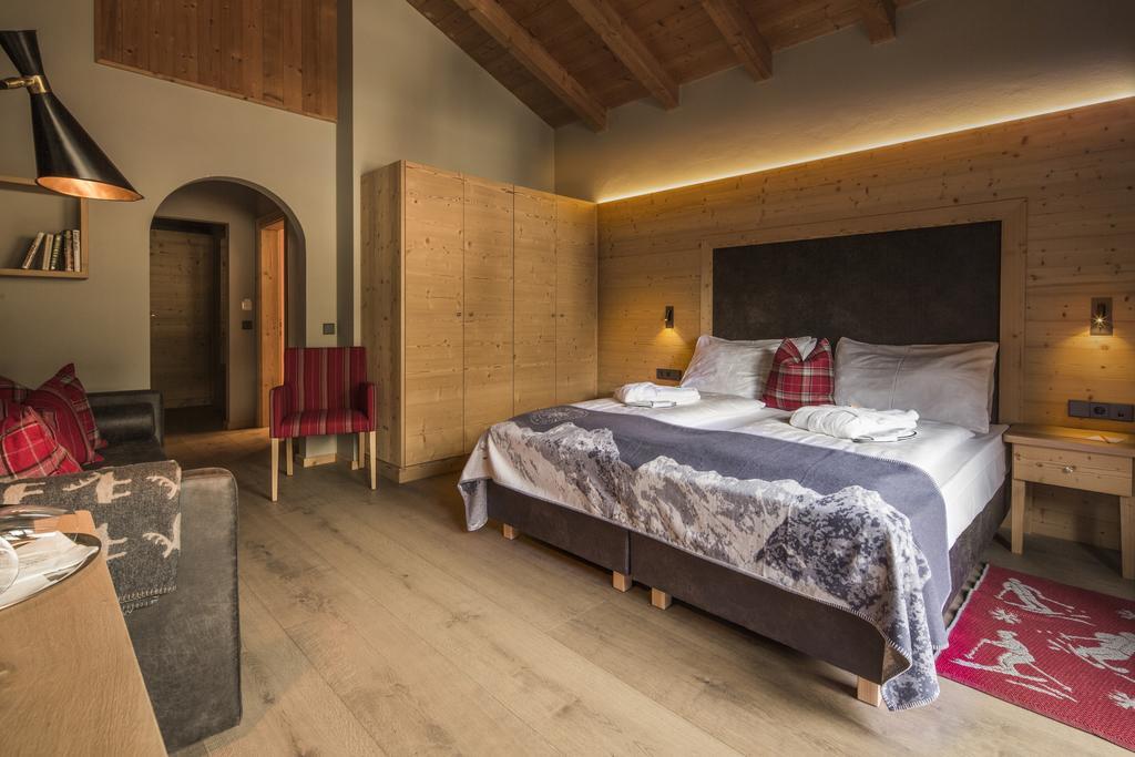 Hotel Marmolada 코르바라 인 바디아 외부 사진