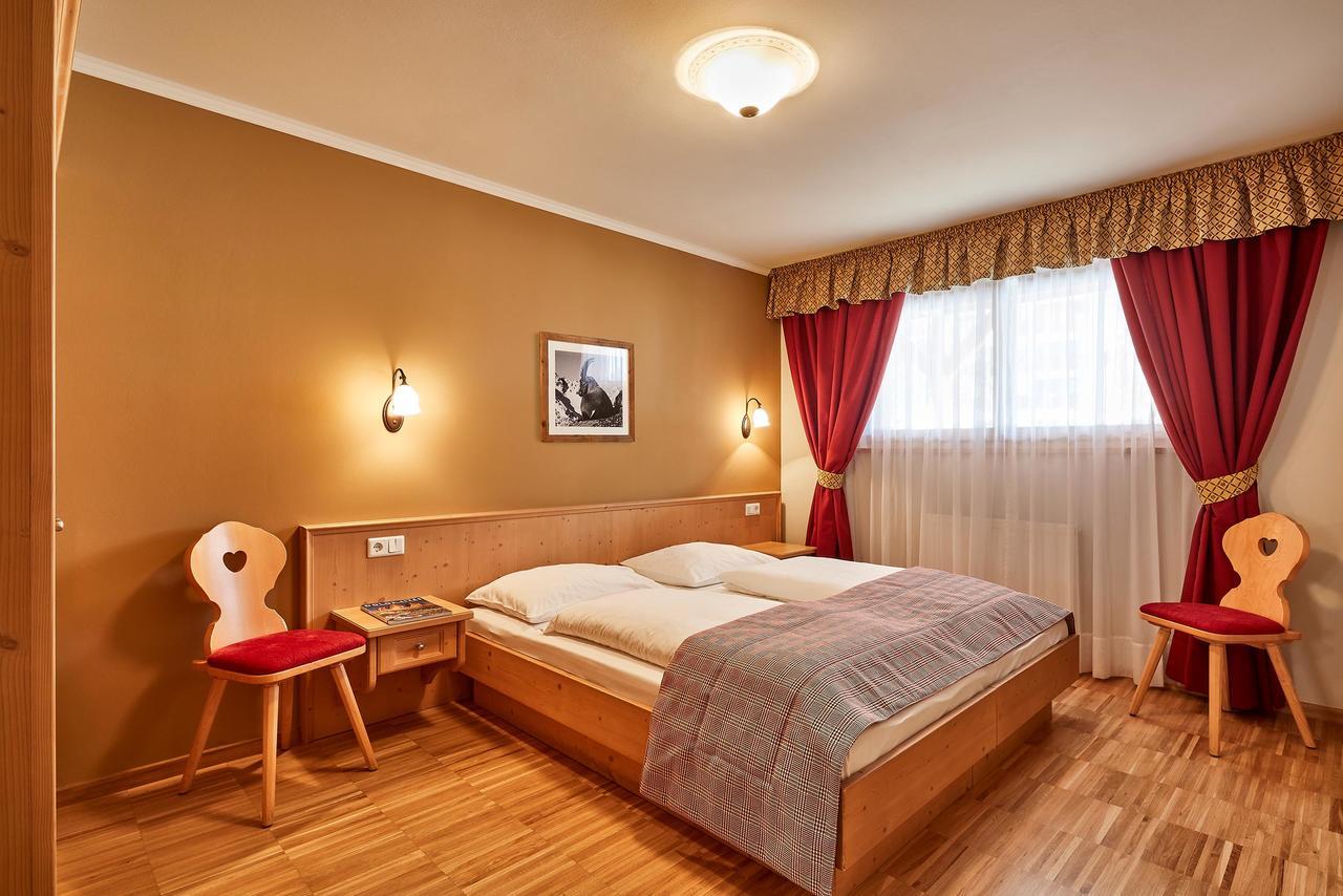 Hotel Marmolada 코르바라 인 바디아 외부 사진