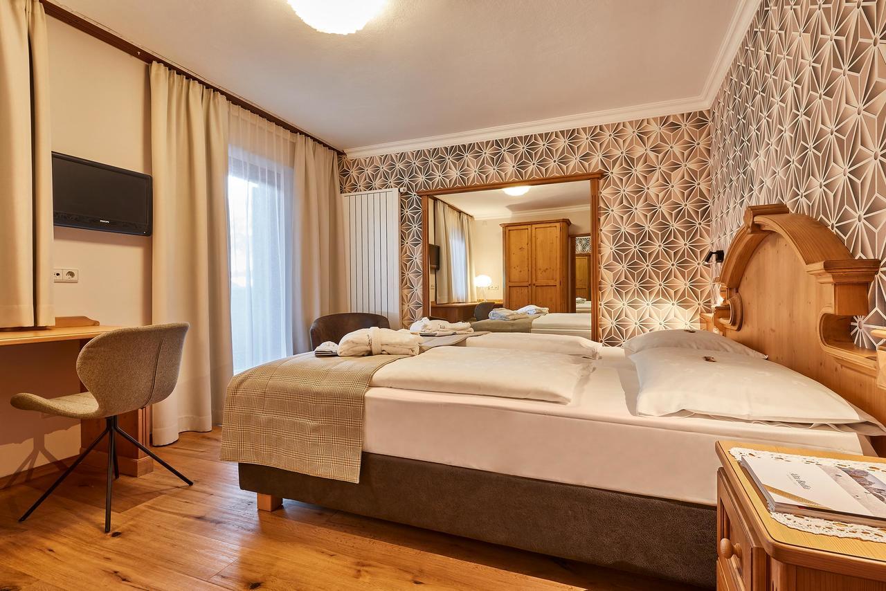 Hotel Marmolada 코르바라 인 바디아 외부 사진