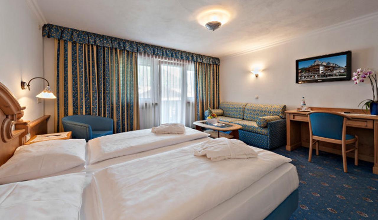 Hotel Marmolada 코르바라 인 바디아 외부 사진